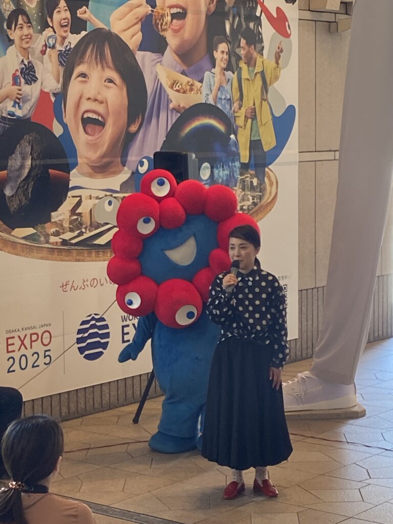 大阪万博アテンダントユニフォーム優秀賞